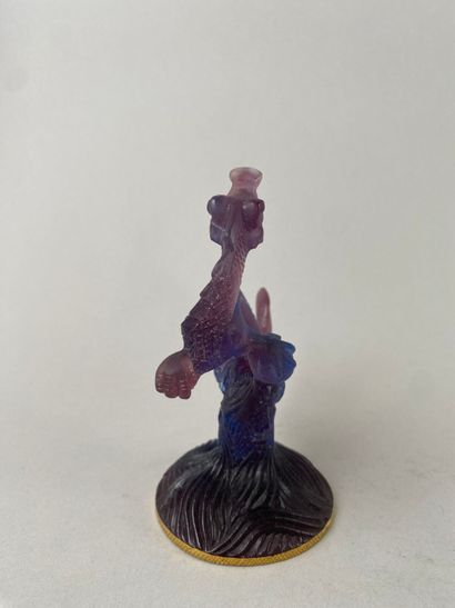 DAUM FRANCE.
Dragon sur piédouche en pâte...