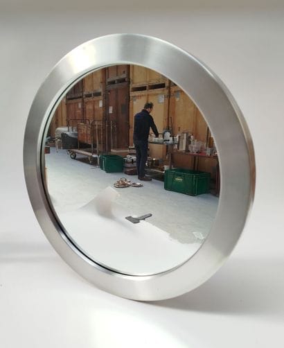 MARKARYD éditeur.
Miroir circulaire en acier...