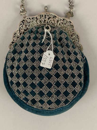 Blue velvet bag, Europe, circa 1920.
Purse-shaped...