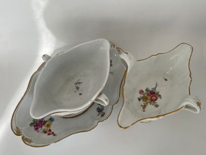 PARIS, MANUFACTURE DE LOCRÉ.
Deux saucières...