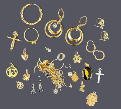 Lot comprising gold debris and costume jewelry....