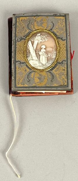France, 19th century.
Small rectangular ball...