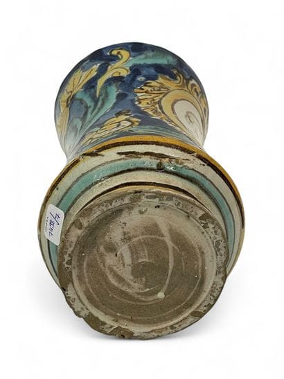 ITALIE, Sicile, Caltagirone.
Albarello cintré...