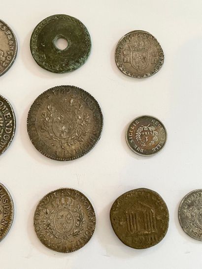 Lot of ten bronze and silver coins including...