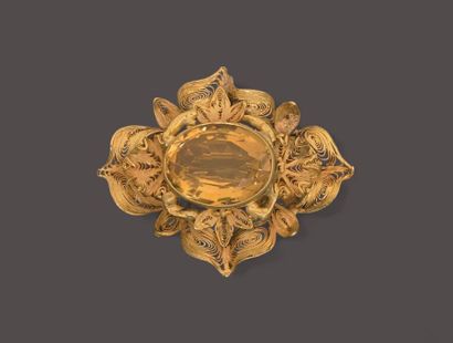 14k (585 thousandths) yellow gold brooch...