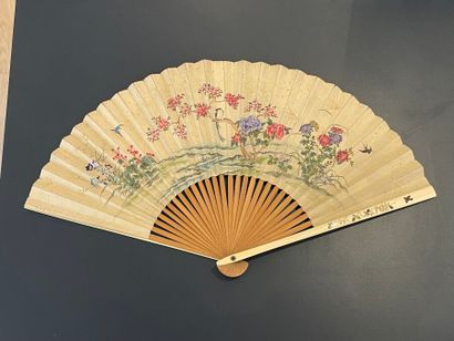 Au bord de la rivière, Japon, vers 1900.
Éventail...
