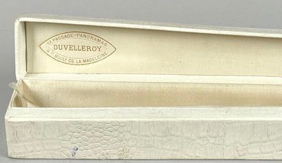Éventail cabriolet, France, vers 1750.
Éventail...