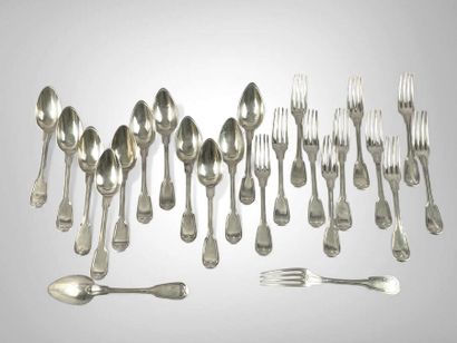 Douze grands couverts en argent (925 millièmes),...