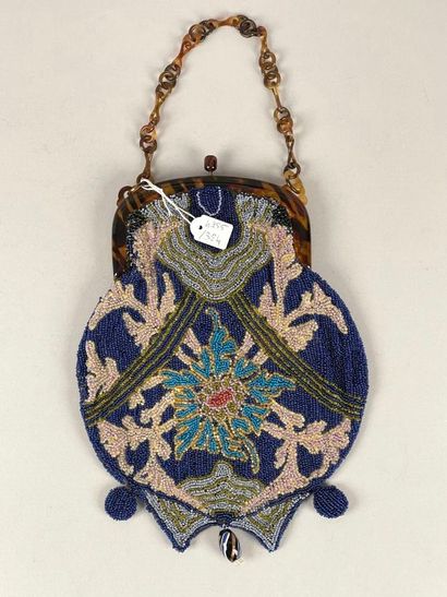 Handbag, Europe, late 19th century.
Purse-shaped...
