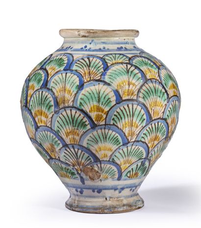 ITALIE, Sicile, Caltagirone.
Vase boule à...