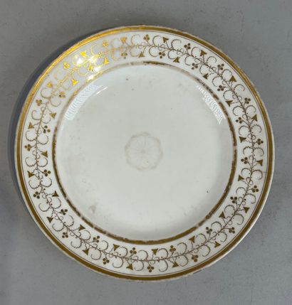 PARIS et BORDEAUX.
Trois assiettes en porcelaine....