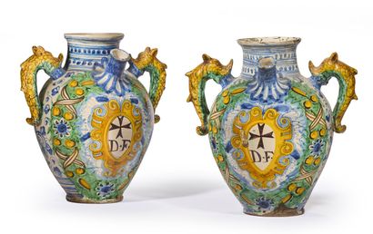 ITALIE, Montelupo.
Paire de grands vases,...