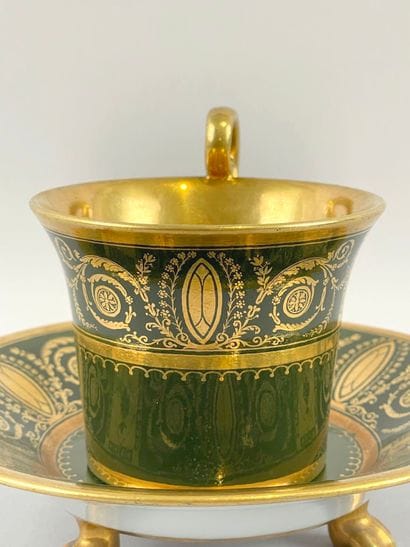 ITALIE, probablement Venise 
Tasse évasée...