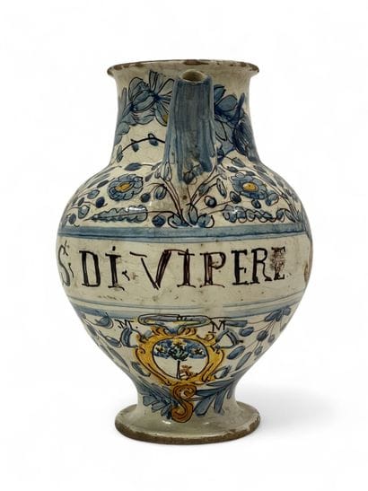 ITALIE, Deruta
Chevrette décorée sous le...