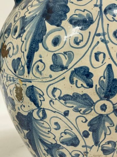 ITALIE, Montelupo.
Paire de grands vases,...