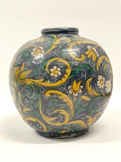 ITALIE, Sicile, Caltagirone. 
Grand vase...