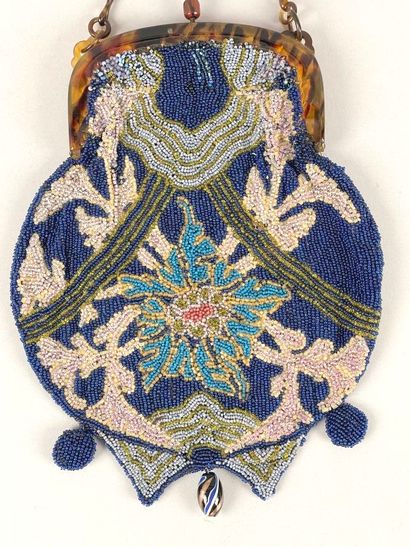 Handbag, Europe, late 19th century.
Purse-shaped...