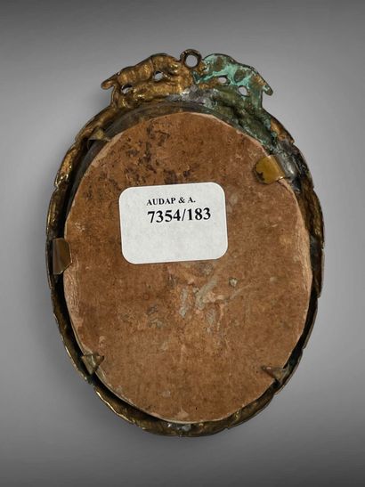 School circa 1795.
Portrait in profile.
Oval...