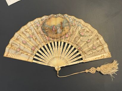 Au bord de la rivière, Japon, vers 1900.
Éventail...
