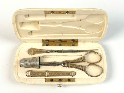 Sewing set in an ivory, (Elephantidae spp*)...