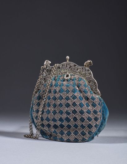 Blue velvet bag, Europe, circa 1920.
Purse-shaped...