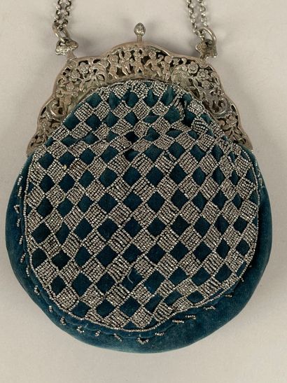 Blue velvet bag, Europe, circa 1920.
Purse-shaped...