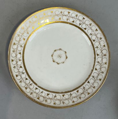 PARIS et BORDEAUX.
Trois assiettes en porcelaine....