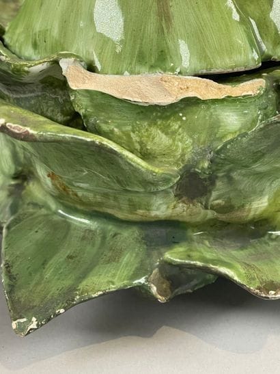 ALLEMAGNE. 
Terrine en faïence en forme d'artichaut...