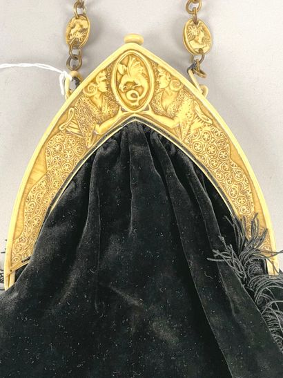 Handbag, Europe, circa 1920.
Purse-shaped...