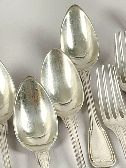 Douze grands couverts en argent (925 millièmes),...