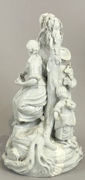 ITALIE, Doccia.
Groupe tournant représentant...