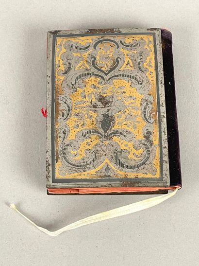 France, 19th century.
Small rectangular ball...