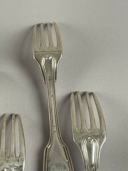 Douze grands couverts en argent (925 millièmes),...