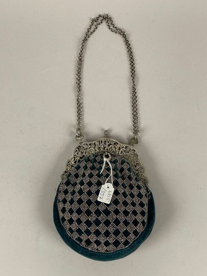 Blue velvet bag, Europe, circa 1920.
Purse-shaped...