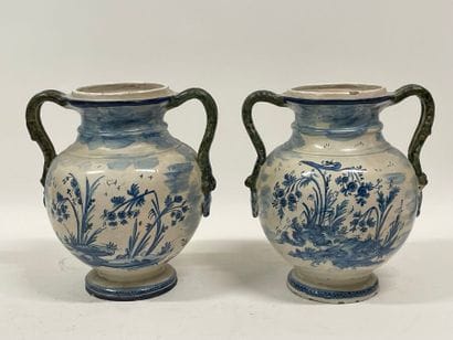 ITALIE, Naples.
Paire de vases de pharmacie...