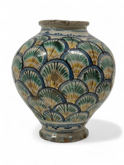 ITALIE, Sicile, Caltagirone.
Vase boule à...