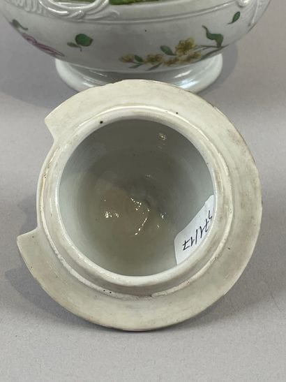 ITALIE, Cozzi. 
Cafetière couverte de forme...