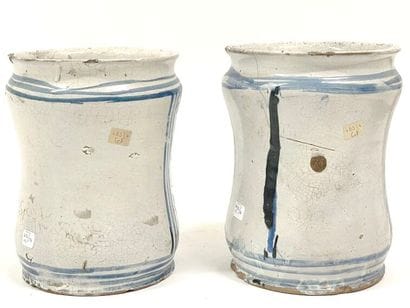 ITALIE, Montelupo.
Deux pots de pharmacie,...