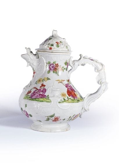 ITALIE, Cozzi. 
Cafetière couverte de forme...