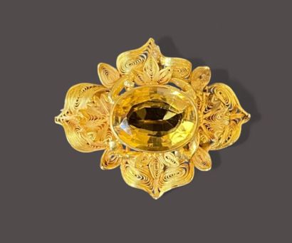 14k (585 thousandths) yellow gold brooch...