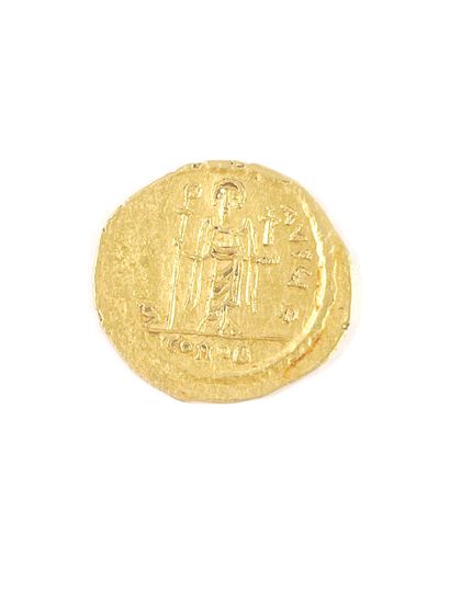 PHOCAS (602-610)
Solidus gold. Constantinople....