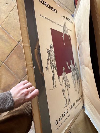 Lot d'affiches comprenant : 
- Warhol, Berlin...