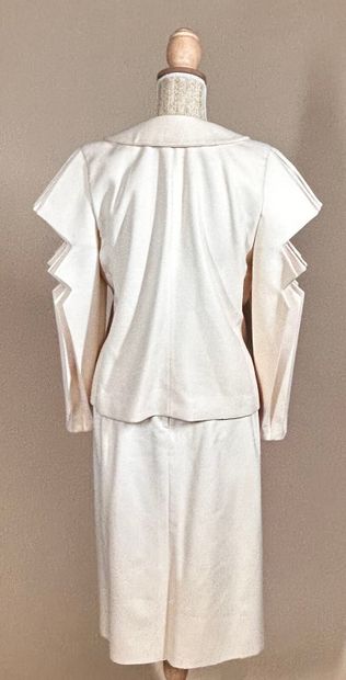 PIERRE CARDIN Prestige 
Tailleur en drap...