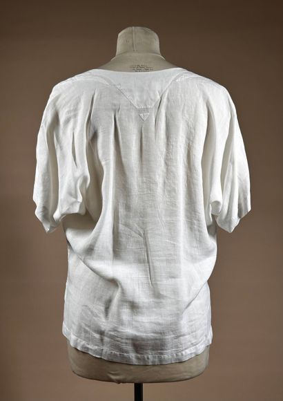 RENATA, Diffusion Michel Comte 
Robe mi-longue...