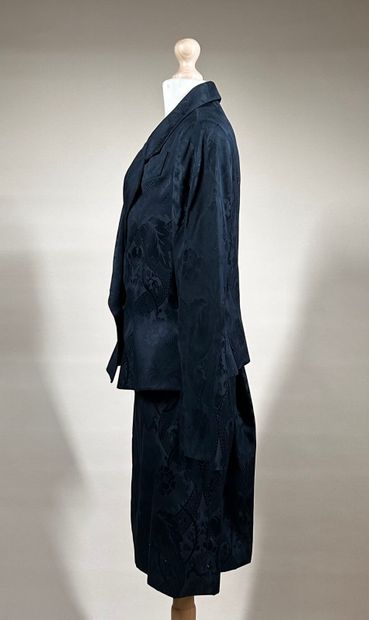 CHRISTIAN DIOR Boutique, n° 48283 et 98438
Tailleur...