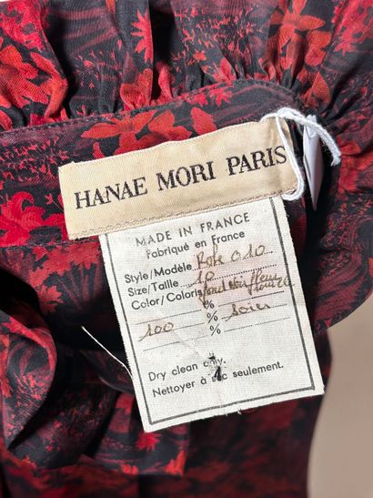 HANAE MORI 
Réunion de deux robes longues...