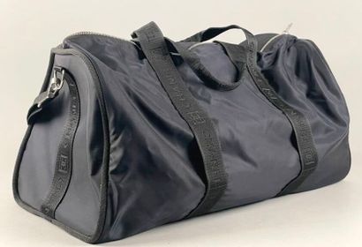 CHANEL
Midnight-blue polyamide sports bag,...