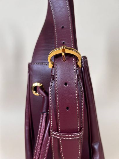 Must de CARTIER
Sac sceau plissé en cuir...