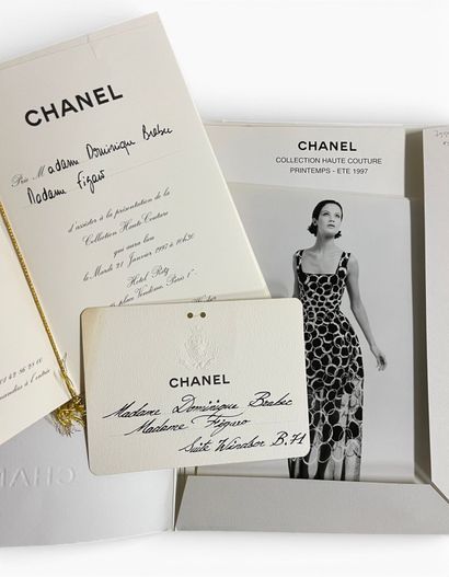 [CHANEL]
Lot de 7 dossiers de presses et...