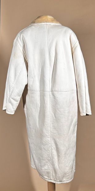 COURRÈGES Paris 
Deux manteaux en peau lainée...